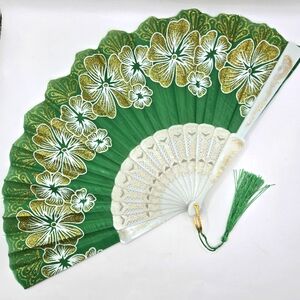 Vntg Antique Ladies Folding Hand Fan Green Fabric Gold & White Flowers See Photo